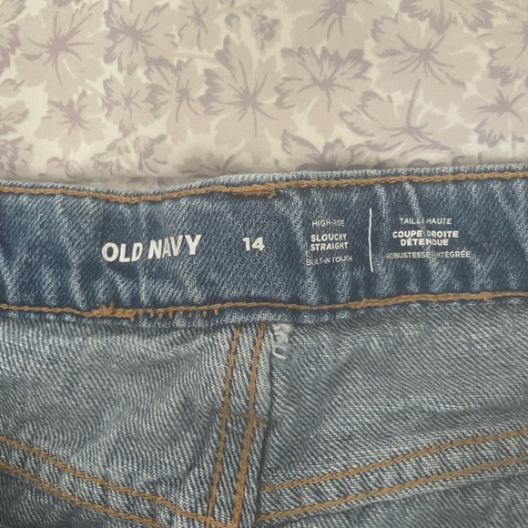 Old Navy Light Blue Boyfriend Jeans - Picture 2 of 5
